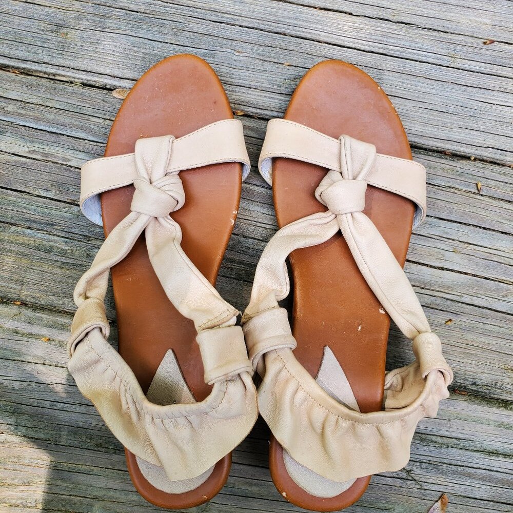 NWOT  100% genuine leather sandal
